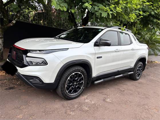 FIAT TORO 2.0 16V TURBO DIESEL ULTRA 4WD AT9 FIAT TORO 2.0 16V TURBO DIESEL ULTRA 4WD AT9